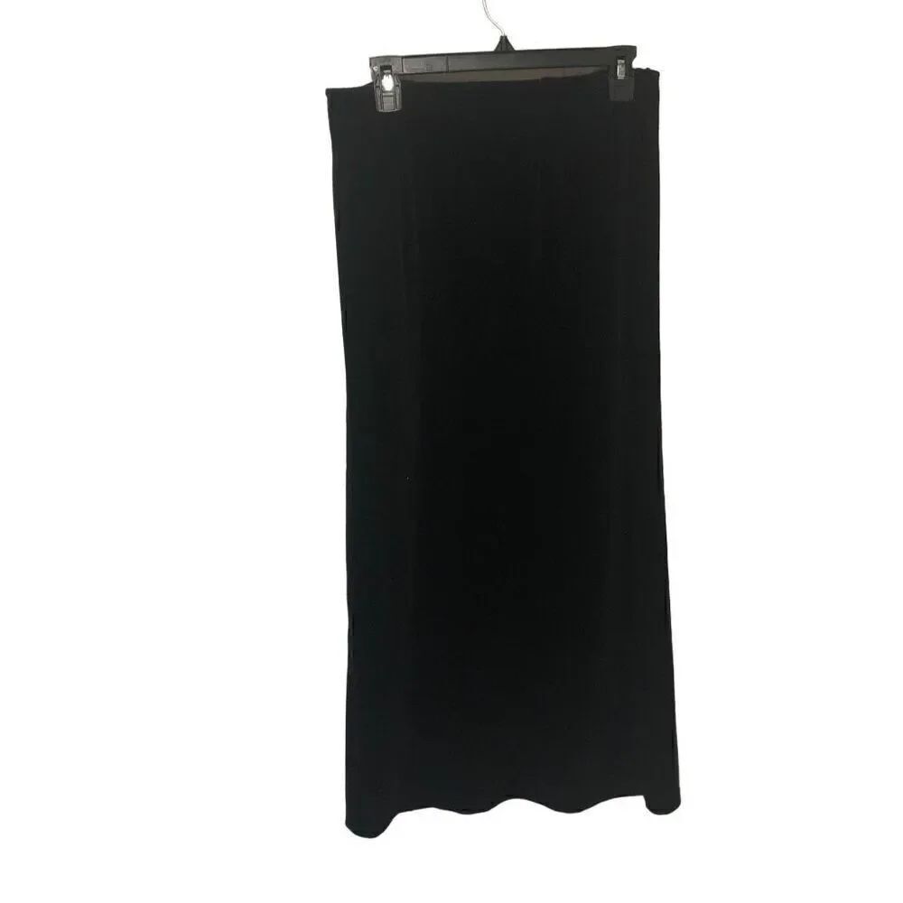 Milano Design Group Size Large (L) NWT Black Velvety Skirt